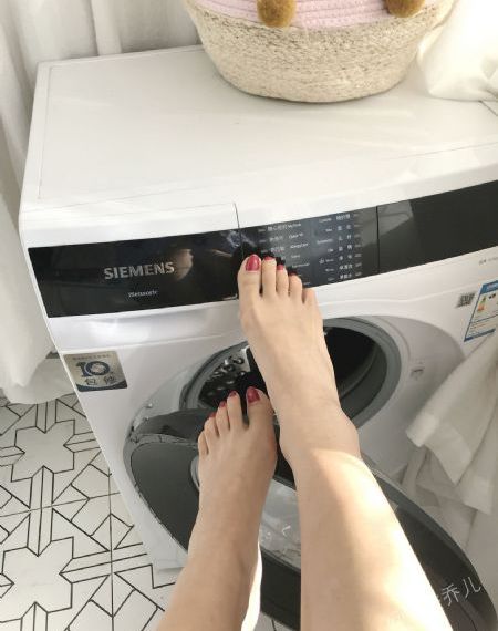 美女和美女吃奶亲嘴-正版高清完整版在线